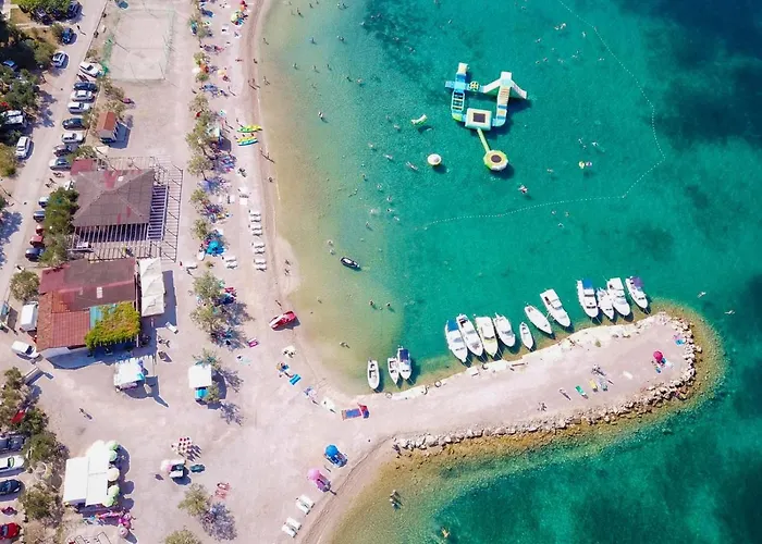 - 50m From The With Free Parking Appartement *