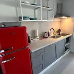 - 50m From The With Free Parking *