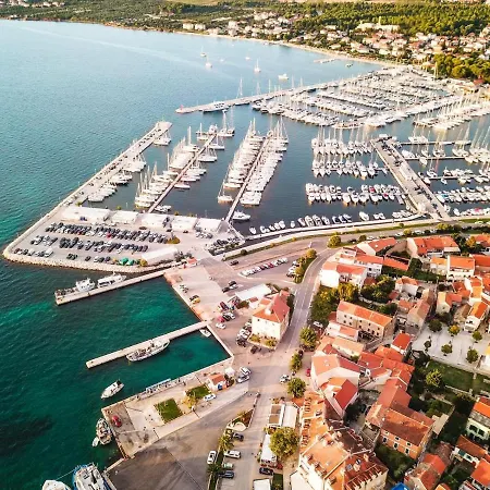 - 50m From The With Free Parking Biograd Na Moru