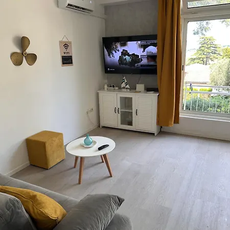 Appartement - 50m From The With Free Parking Biograd Na Moru